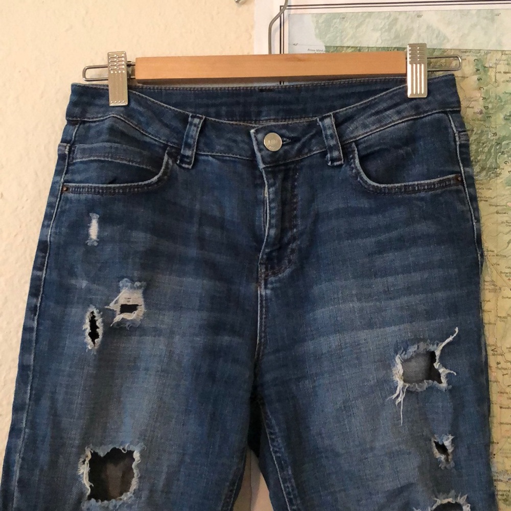 Distressed high waisted skinny jeans
